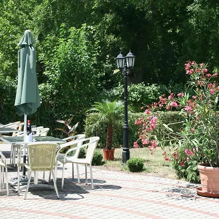 Doris Hotel 2*